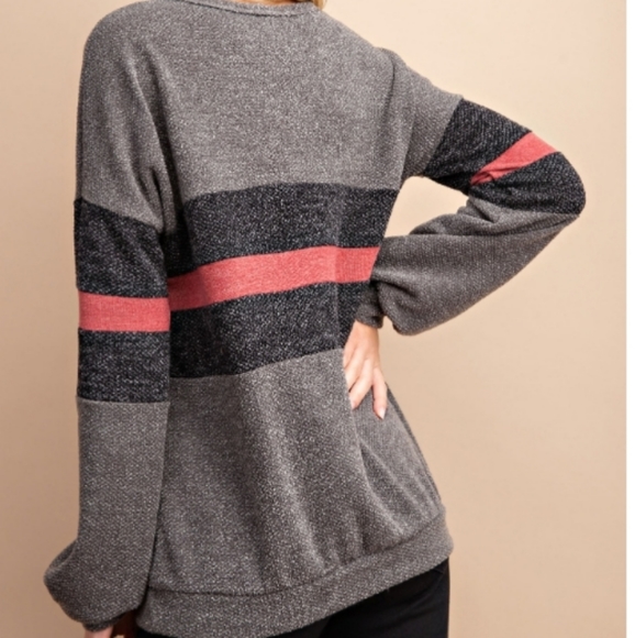 ColorBlock Knit Lightweight Sweater - Picture 4 of 4
